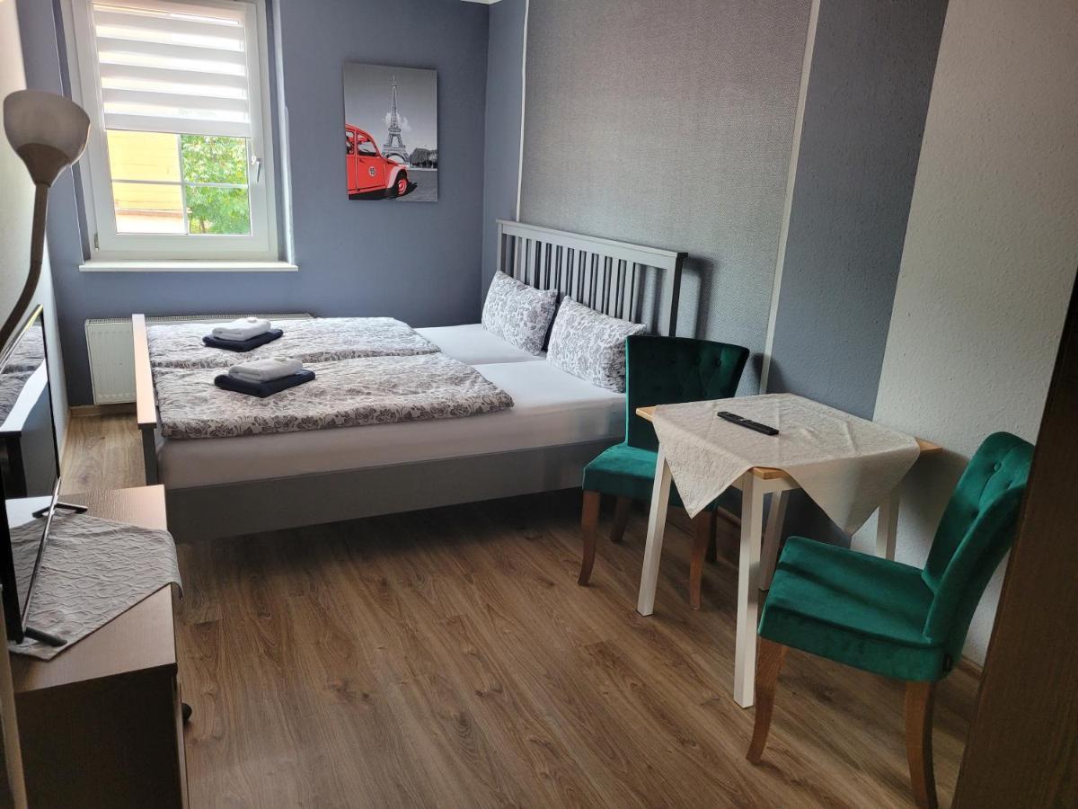 Hotel Und Pension Al Dente Nunchritz ภายนอก รูปภาพ