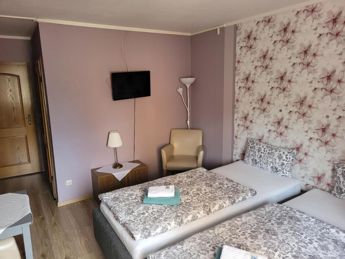 Hotel Und Pension Al Dente Nunchritz ภายนอก รูปภาพ